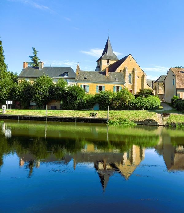 MALICORNE VUE SUR L'EGLISE