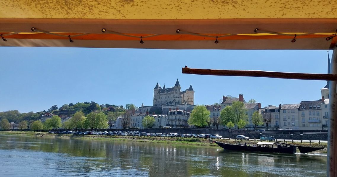 LES BERGES ET LE CHATEAU