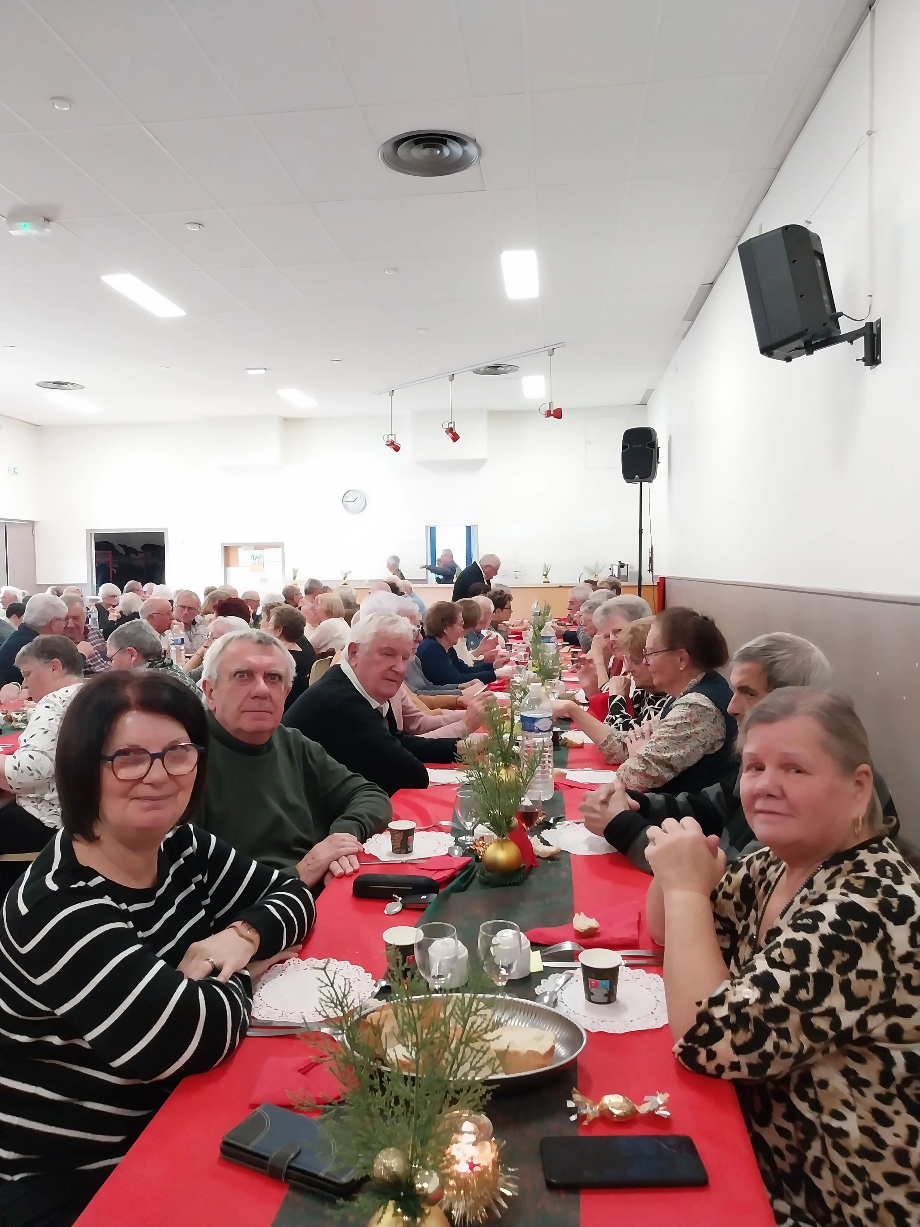 C'EST L'HEURE DE LA SURPRISE GLACEE !