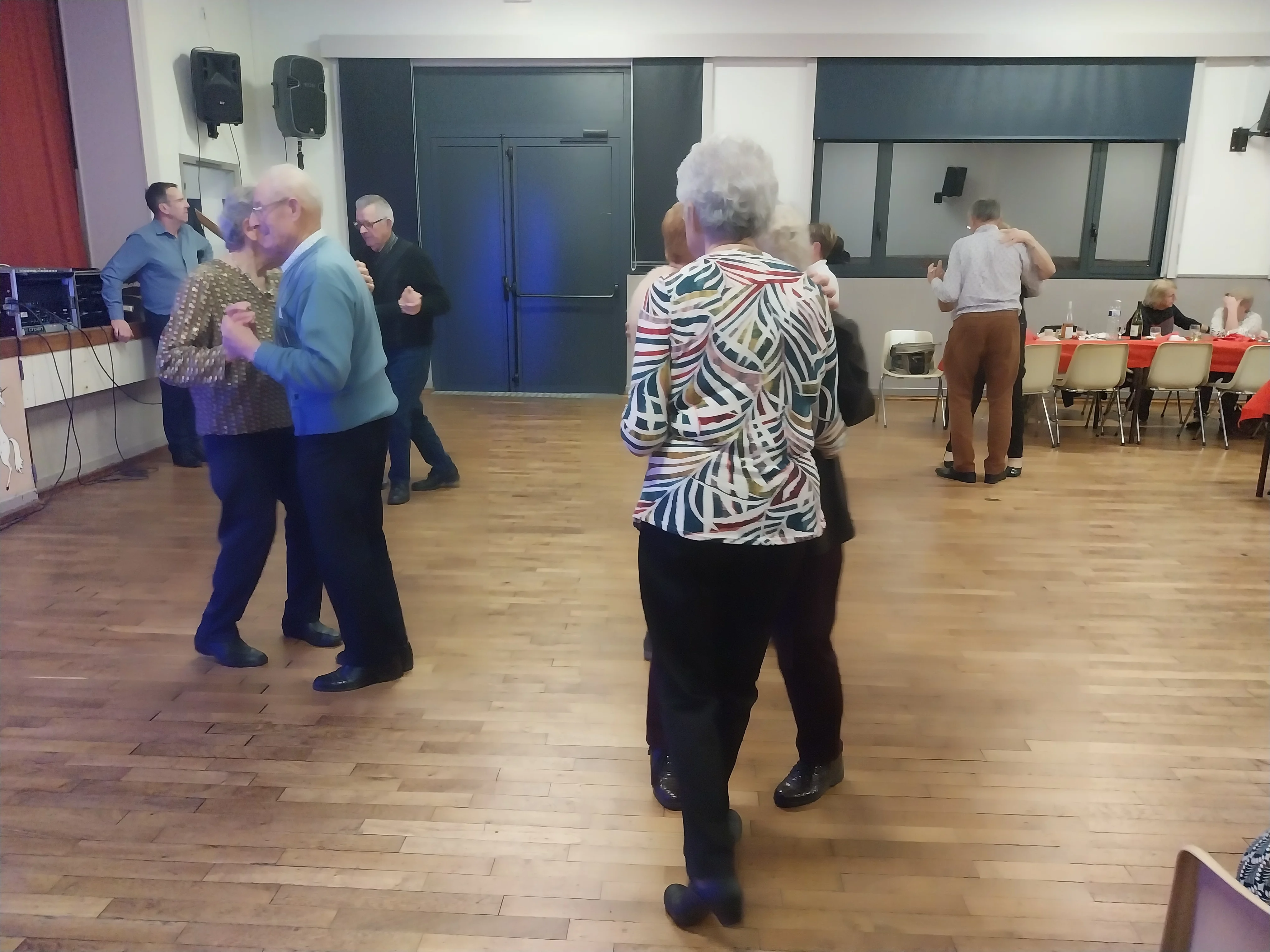 SOLANGE NE RATE PAS UN PAS DE DANSE