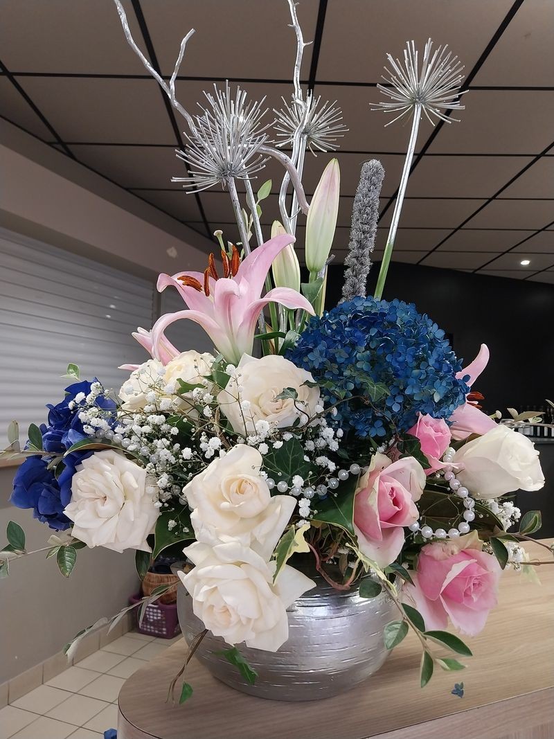 UNE COMPOSITION FLORALE DE MARIE