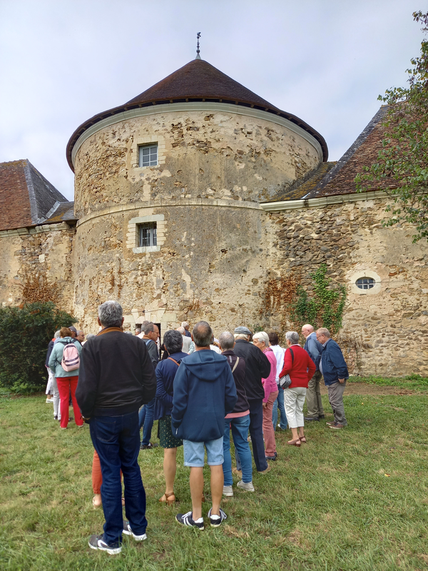 6-Extérieur du colombier  du Viels Courcelles