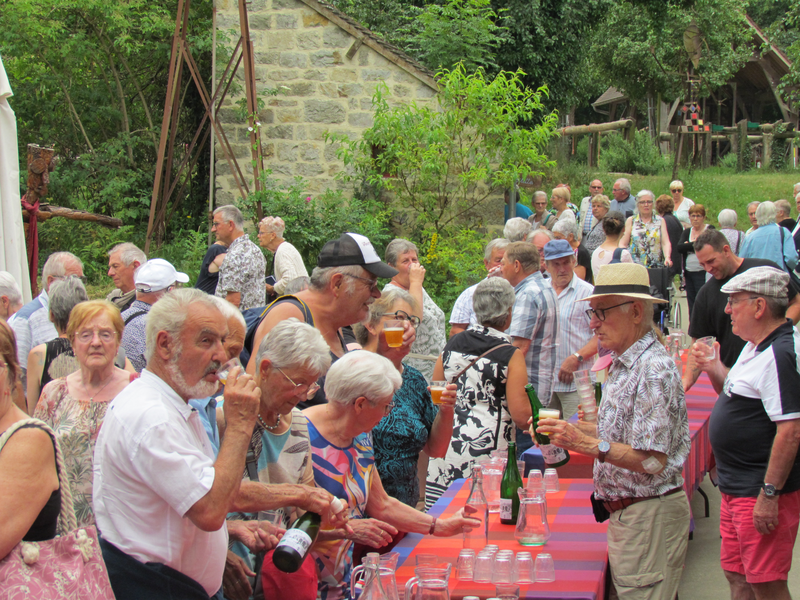 LE PETIT VERRE QUI CLOS LA JOURNEE (AVEC MODERATION)