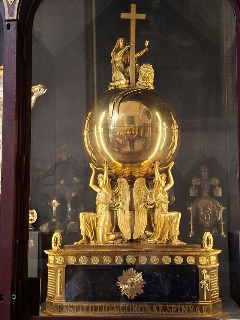 LE CALICE DE LA SACRISTIE DE N.D. DE PARIS