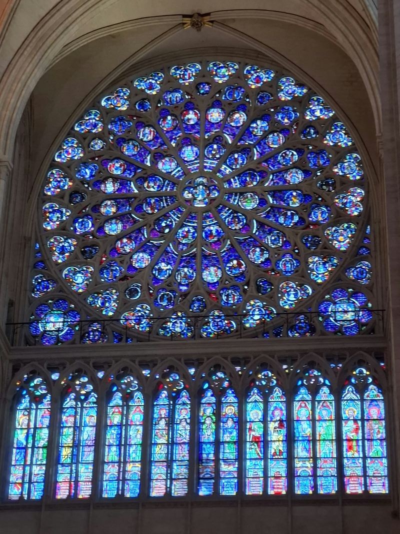 UNE ROSACE DE NOTRE DAME DE PARIS