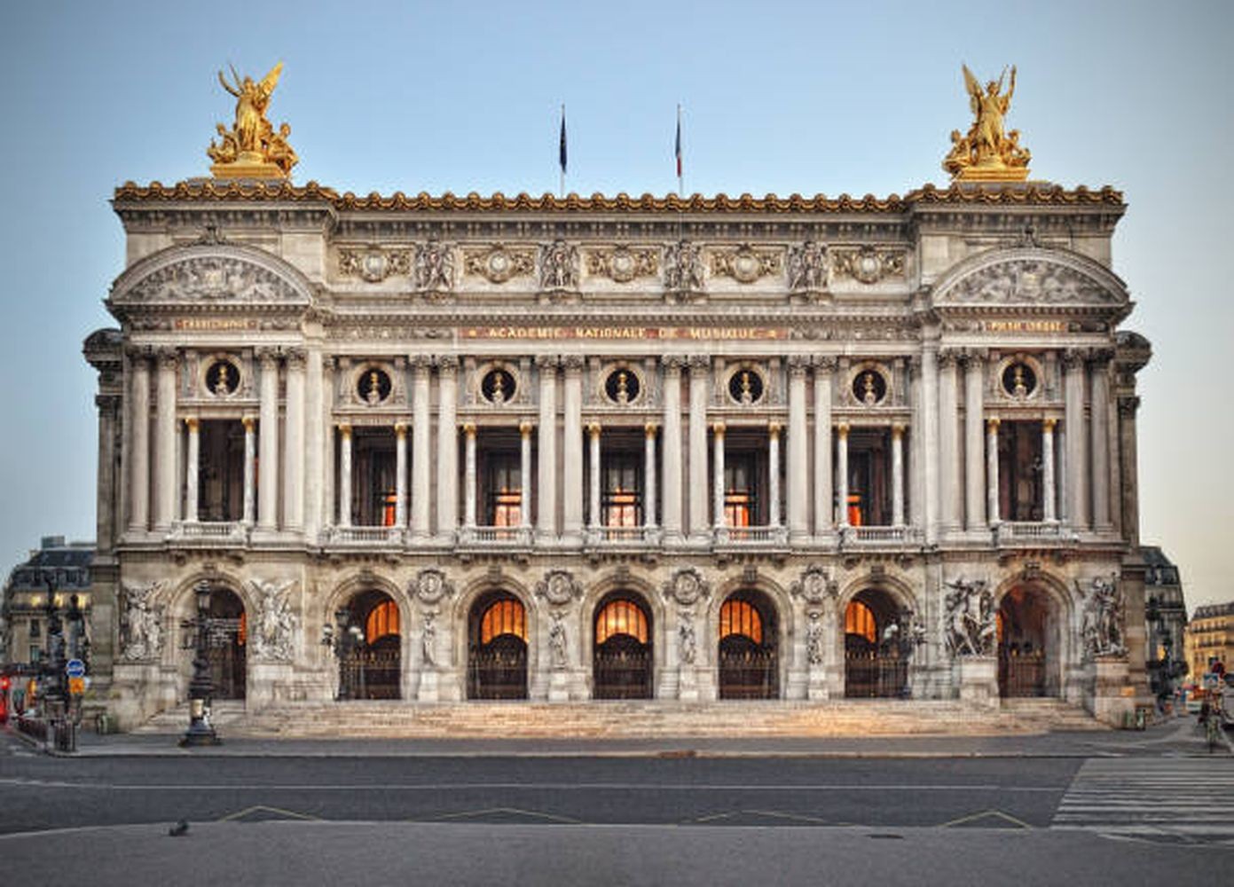 LE PALAIS GARNIER