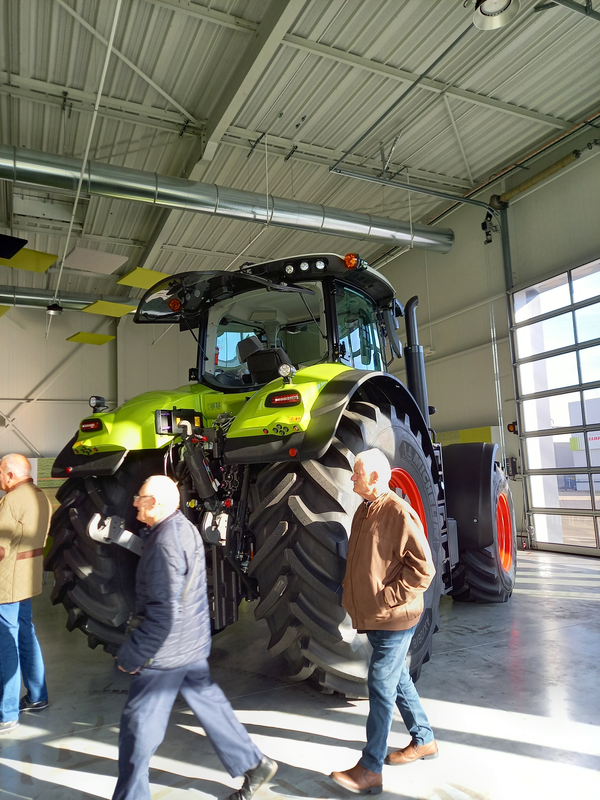 On peut mesurer la taille du tracteur